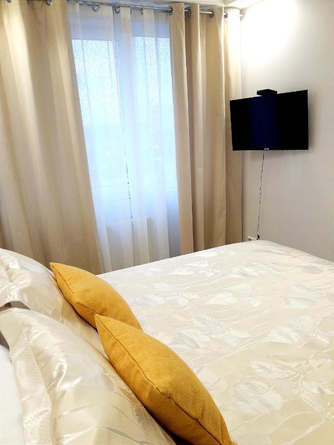 Light Apartment Center City Chisinau Eksteriør bilde