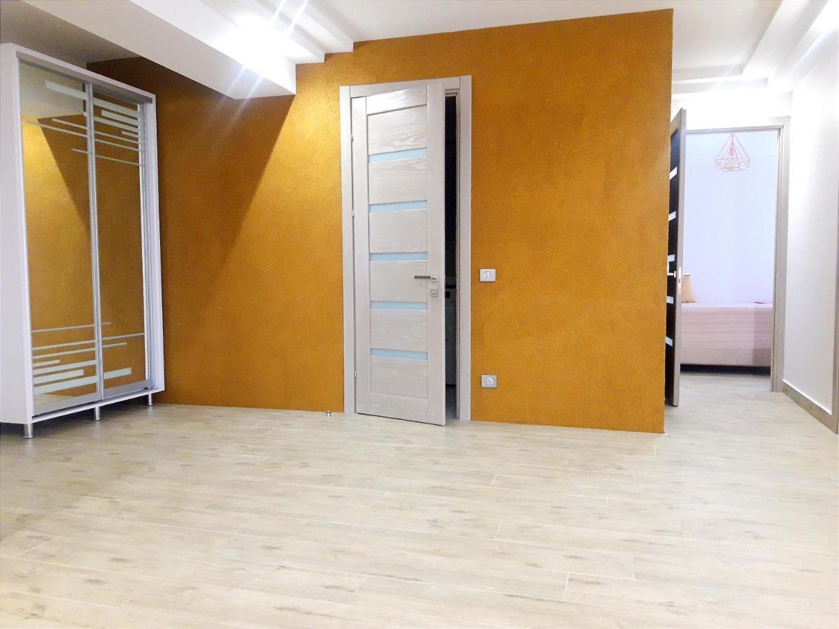 Light Apartment Center City Chisinau Eksteriør bilde